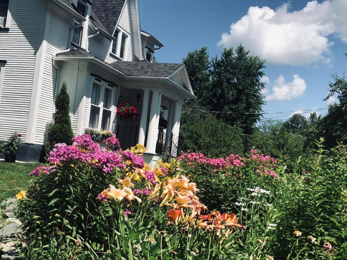 B&B Hillhouse Lac-Brome Exterior photo